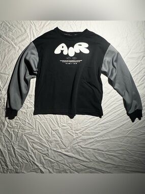 Nike Air Sportswear Girl's Size XL Black/White Graphic Training Sweatshirt